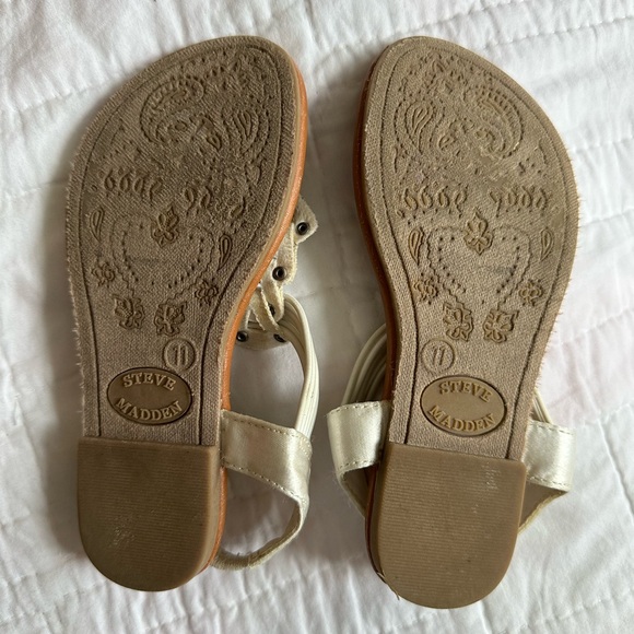 Kids sandals, size 11 - Picture 2 of 3